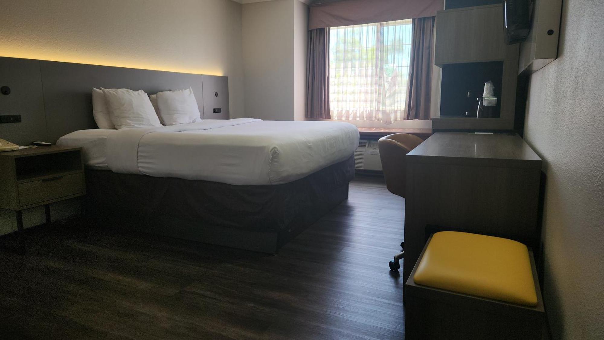 Quality Inn & Suites サンタローザ エクステリア 写真