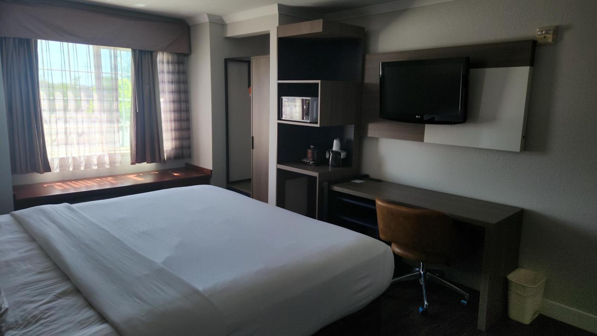 Quality Inn & Suites サンタローザ エクステリア 写真