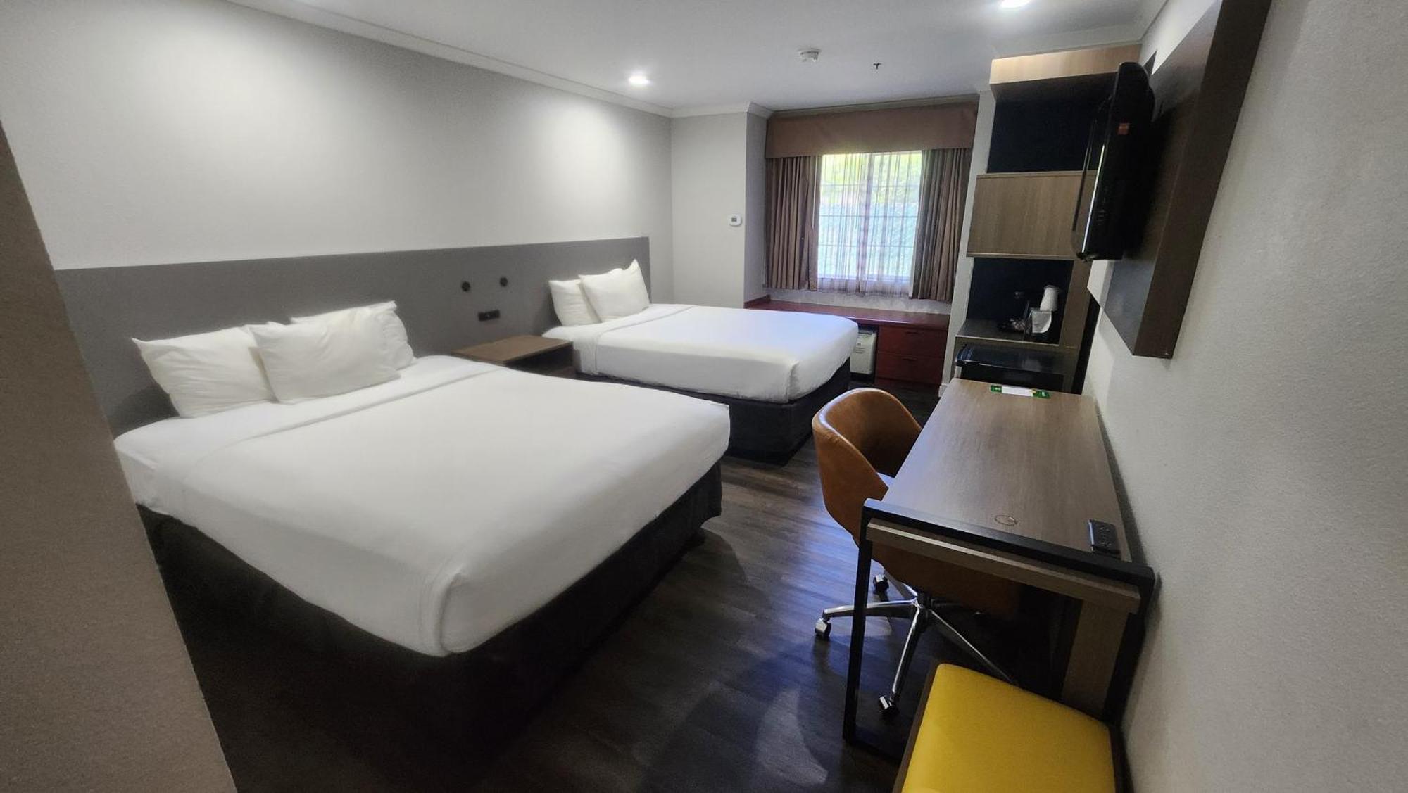 Quality Inn & Suites サンタローザ エクステリア 写真